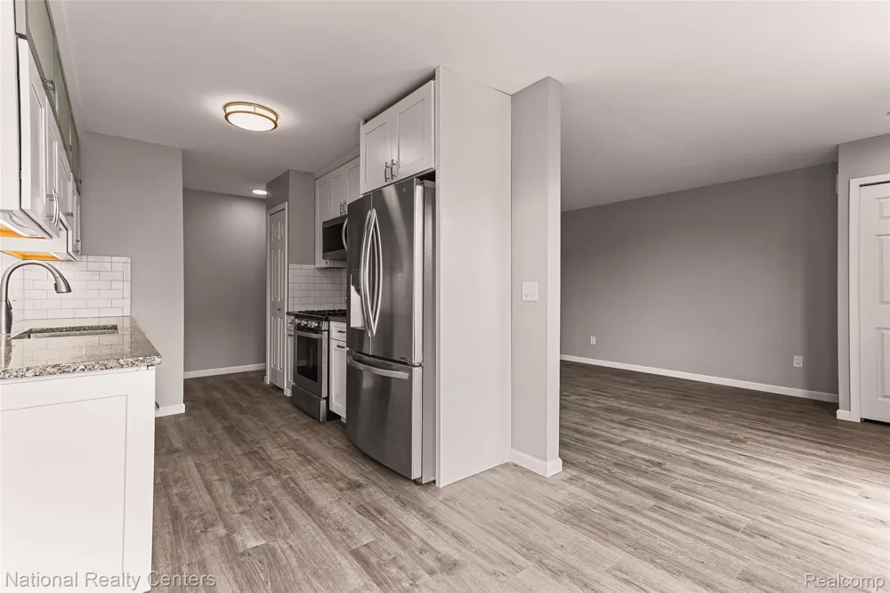 38860 Country Circle Farmington Hills City, MI 48331