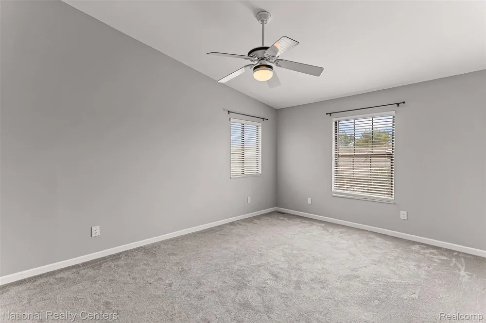 38860 Country Circle Farmington Hills City, MI 48331