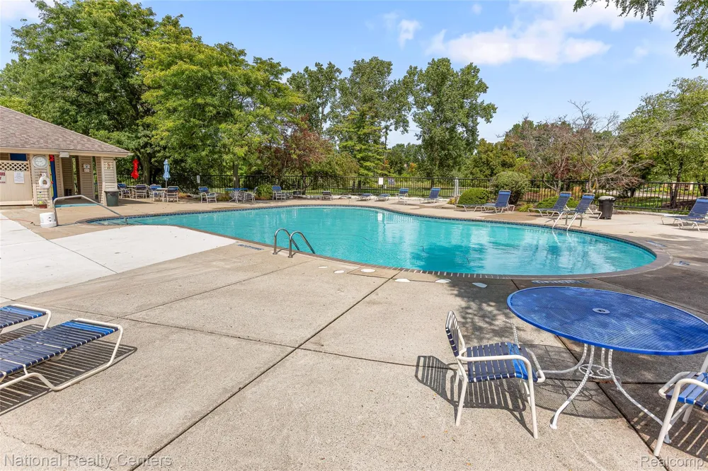 38860 Country Circle Farmington Hills City, MI 48331