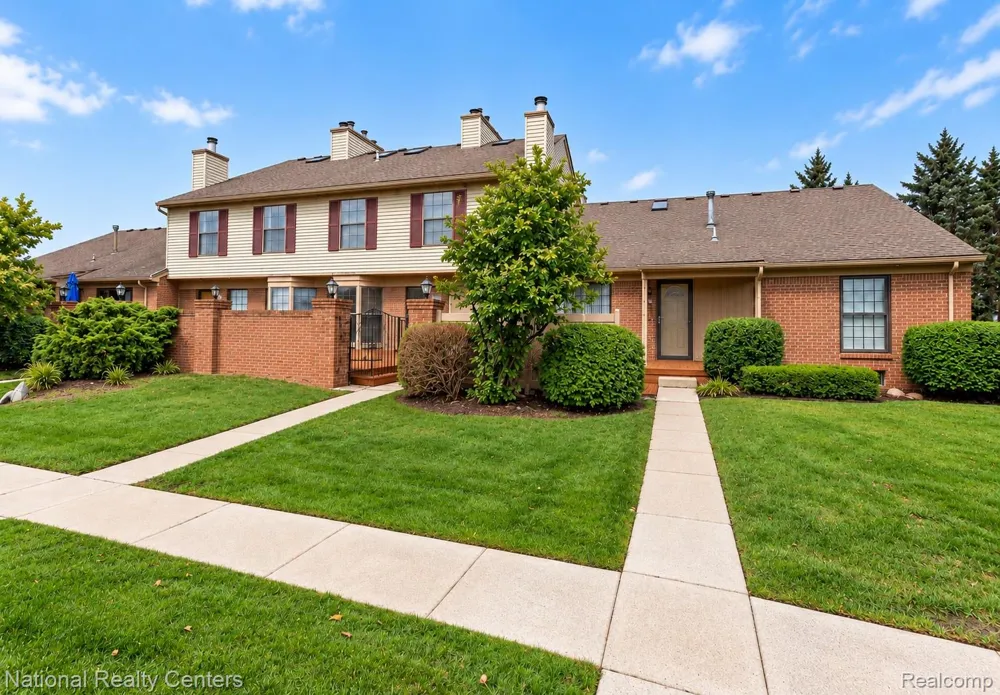 38860 Country Circle Farmington Hills City, MI 48331