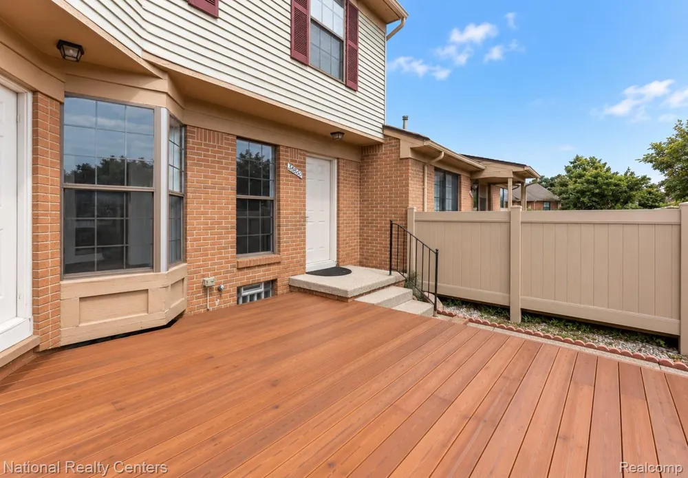 38860 Country Circle Farmington Hills City, MI 48331
