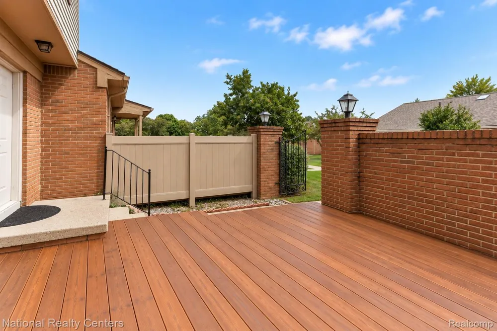 38860 Country Circle Farmington Hills City, MI 48331