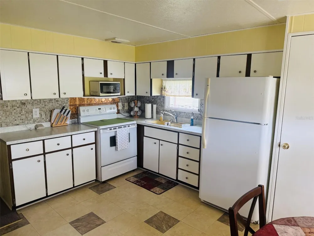 7547 HIGHPOINT BOULEVARD Brooksville, FL 34613