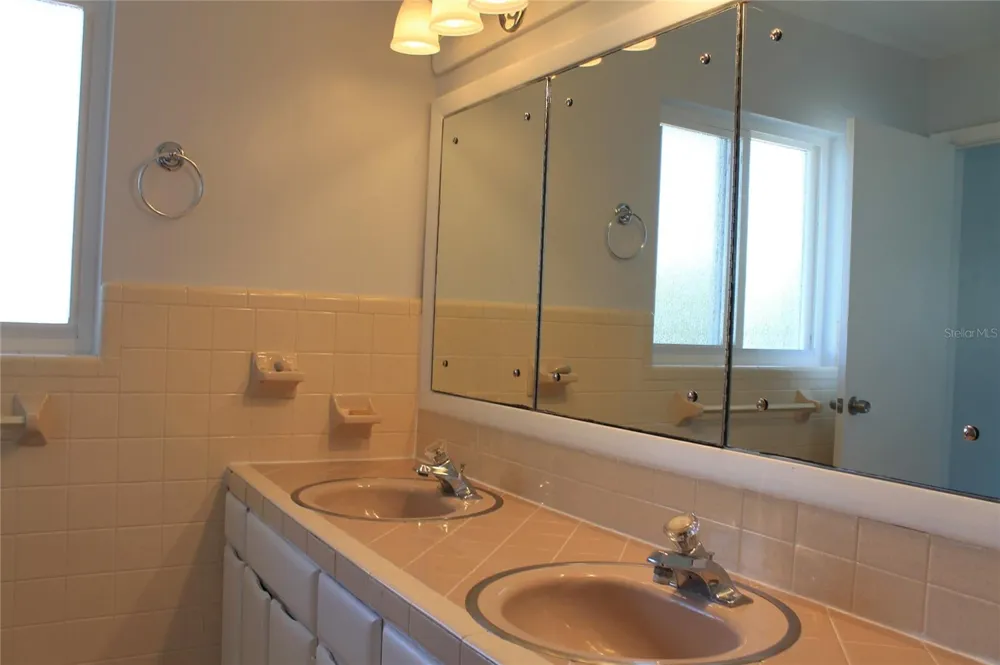 2700 CRUMP ROAD Winter Haven, FL 33881
