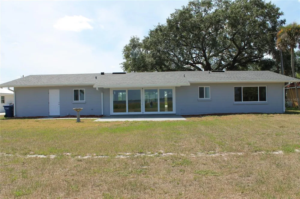 2700 CRUMP ROAD Winter Haven, FL 33881