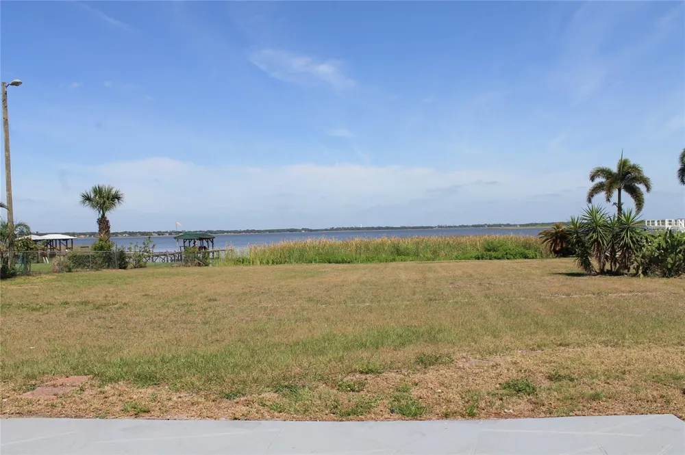 2700 CRUMP ROAD Winter Haven, FL 33881