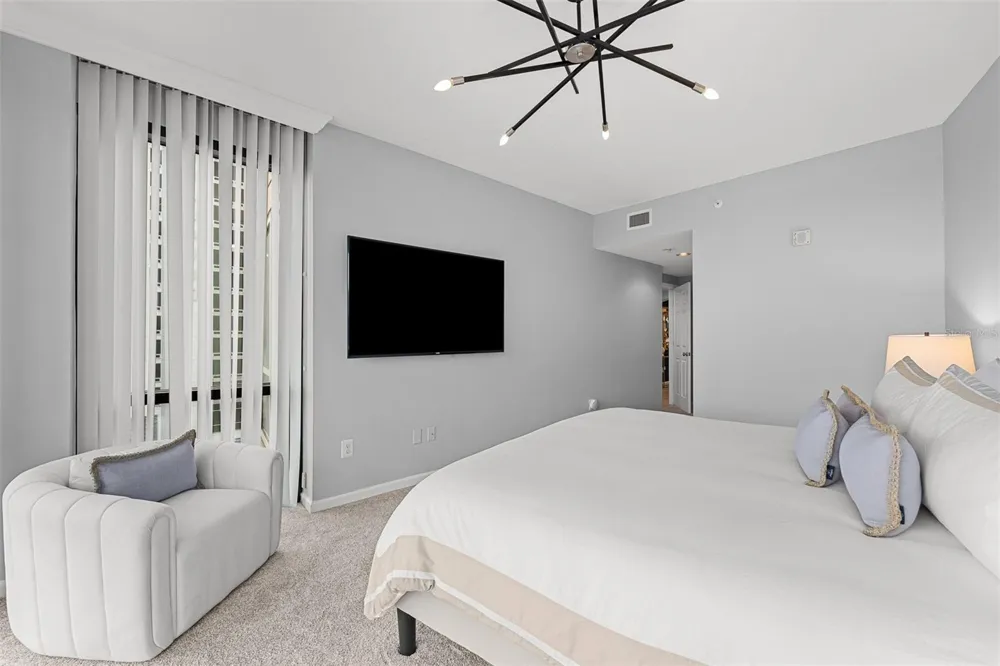 322 E CENTRAL BOULEVARD #901 Orlando, FL 32801