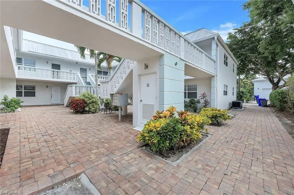 780 10th Avenue #5 Naples, FL 34102