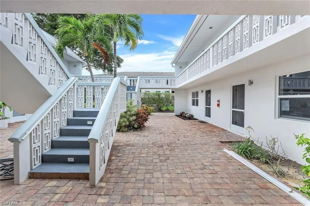 780 10th Avenue #5 Naples, FL 34102