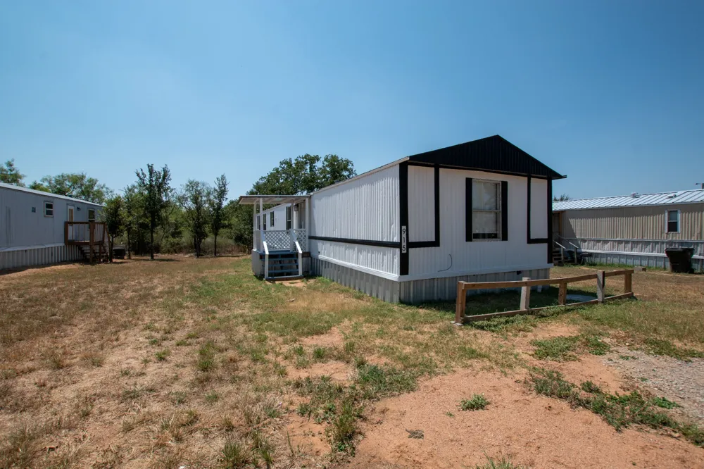 915 Austin Street Kingsland, TX 78639