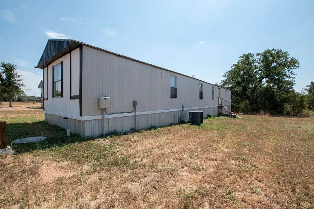 915 Austin Street Kingsland, TX 78639