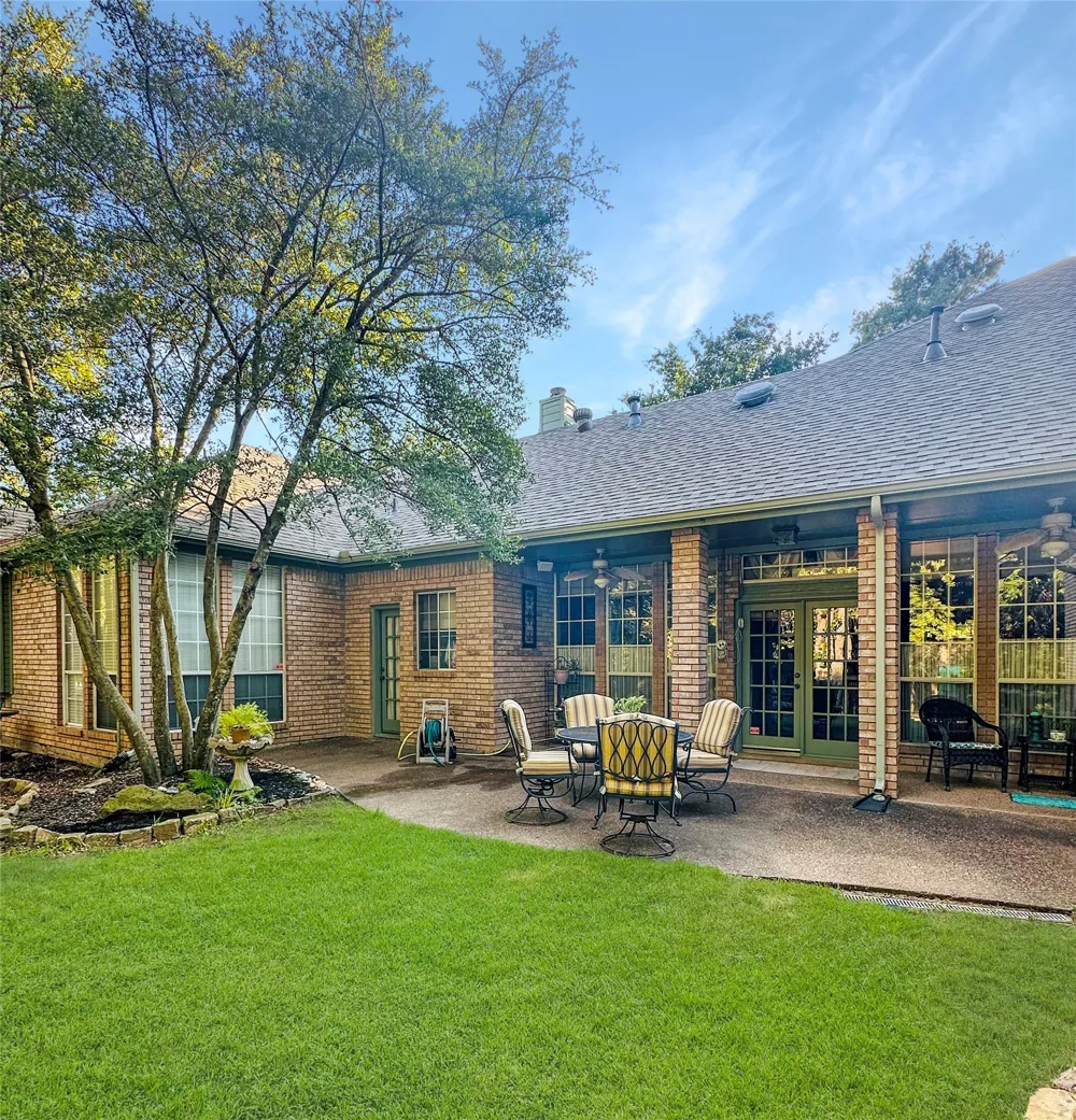 525 Ravenaux Drive Southlake, TX 76092