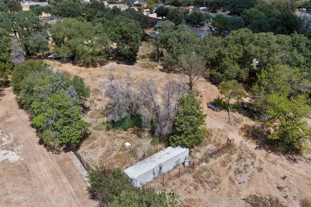 6706 Elam Dallas, TX 75217