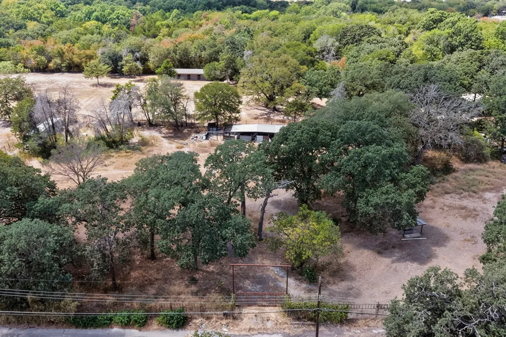 6706 Elam Dallas, TX 75217