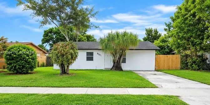 8201 SW 7th Ct North Lauderdale, FL 33068