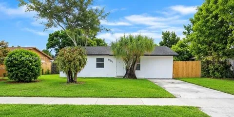 8201 SW 7th Ct