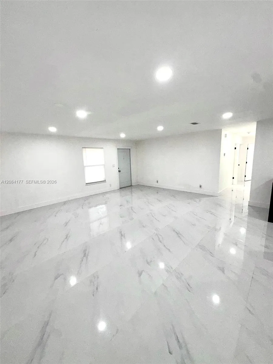 8201 SW 7th Ct North Lauderdale, FL 33068