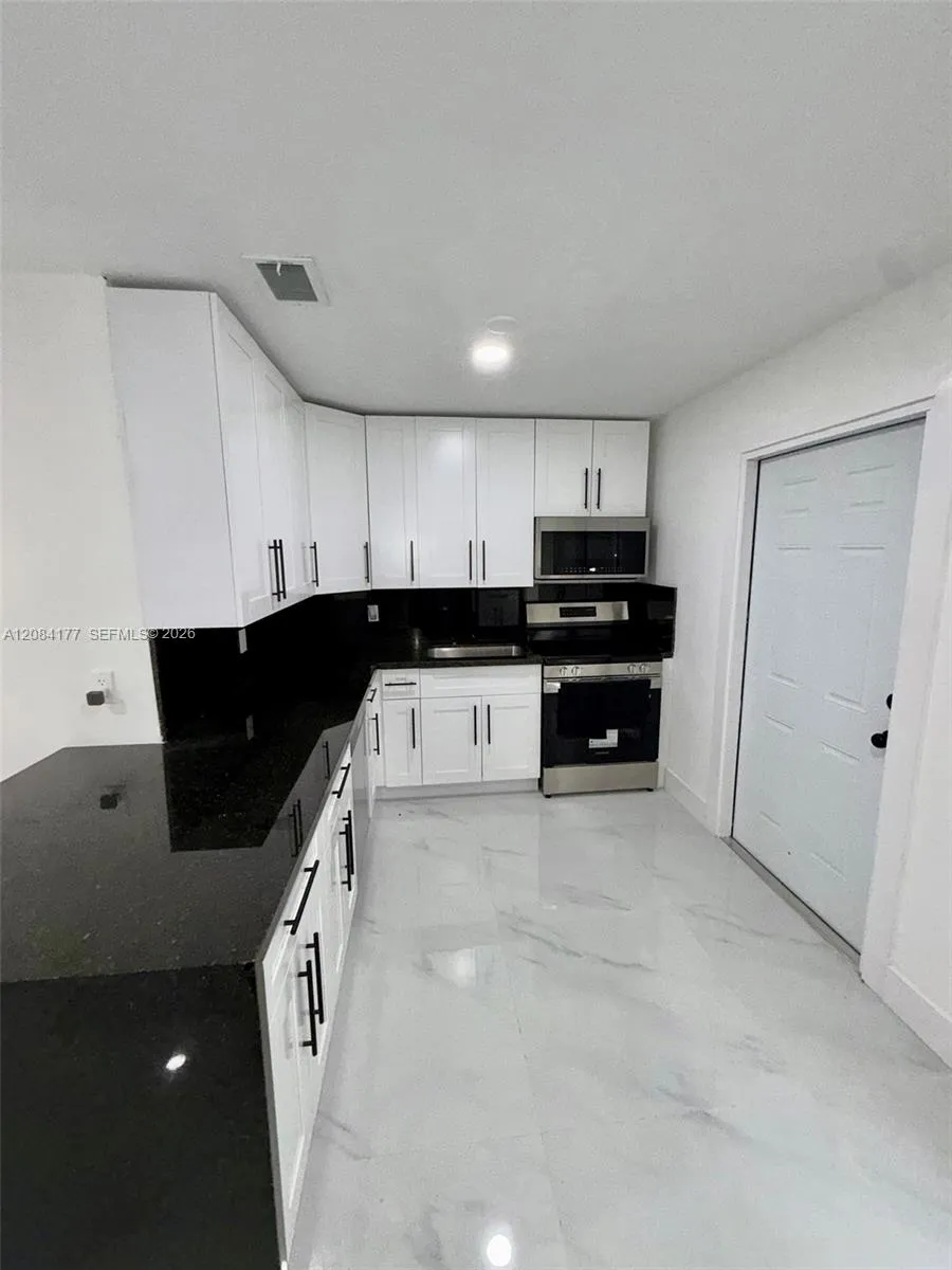 8201 SW 7th Ct North Lauderdale, FL 33068