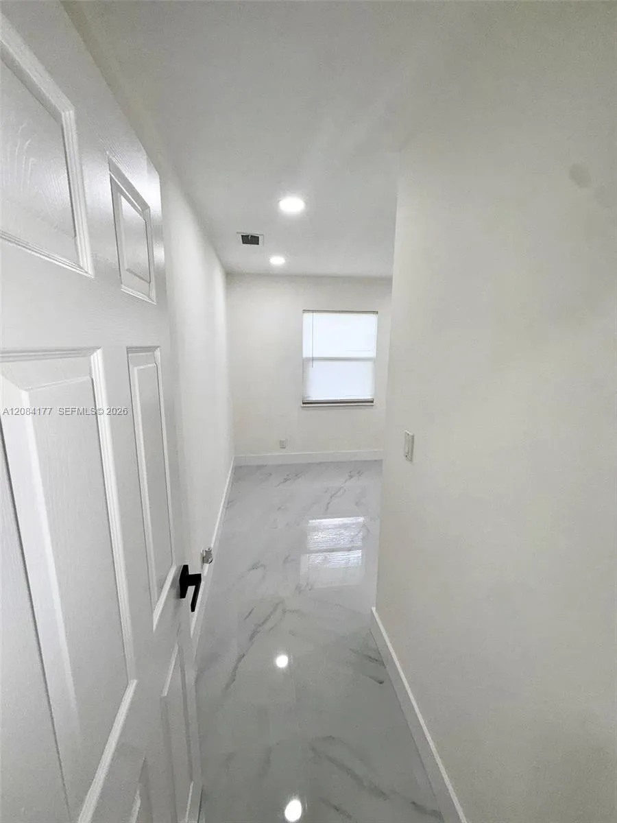 8201 SW 7th Ct North Lauderdale, FL 33068