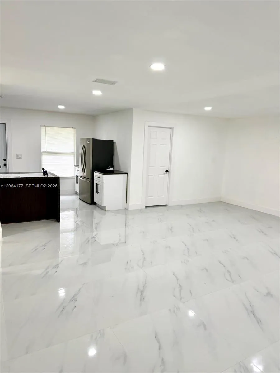 8201 SW 7th Ct North Lauderdale, FL 33068