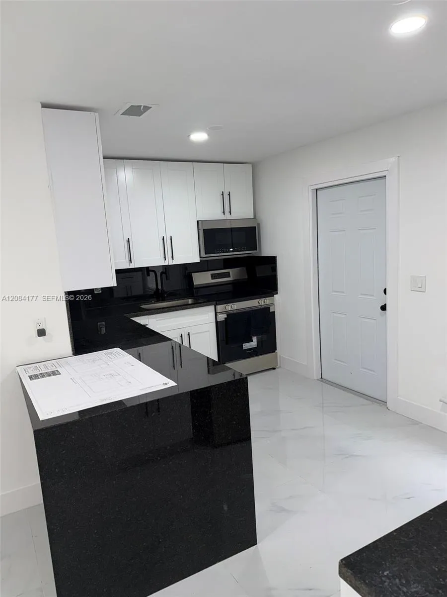 8201 SW 7th Ct North Lauderdale, FL 33068
