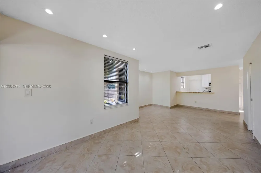 230 Canal St #202 Miami Springs, FL 33166