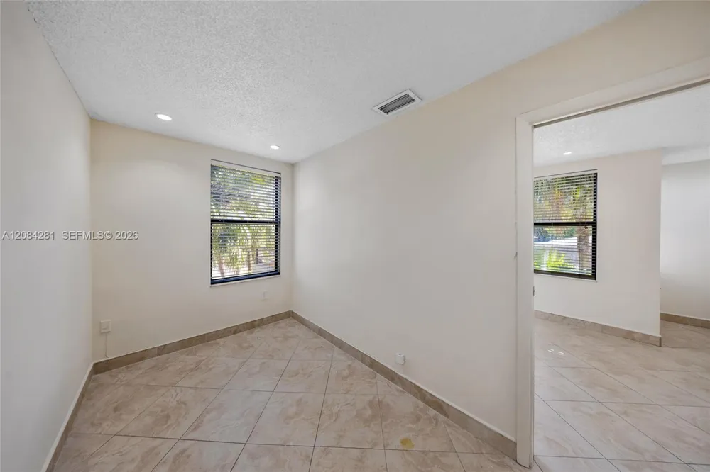230 Canal St #202 Miami Springs, FL 33166