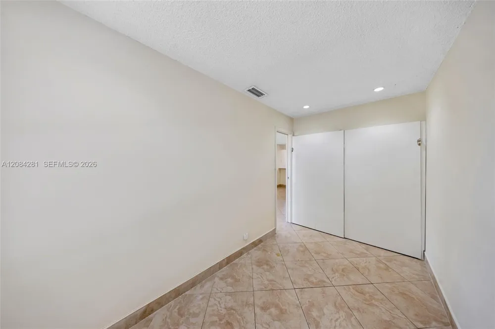 230 Canal St #202 Miami Springs, FL 33166
