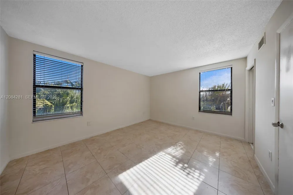 230 Canal St #202 Miami Springs, FL 33166