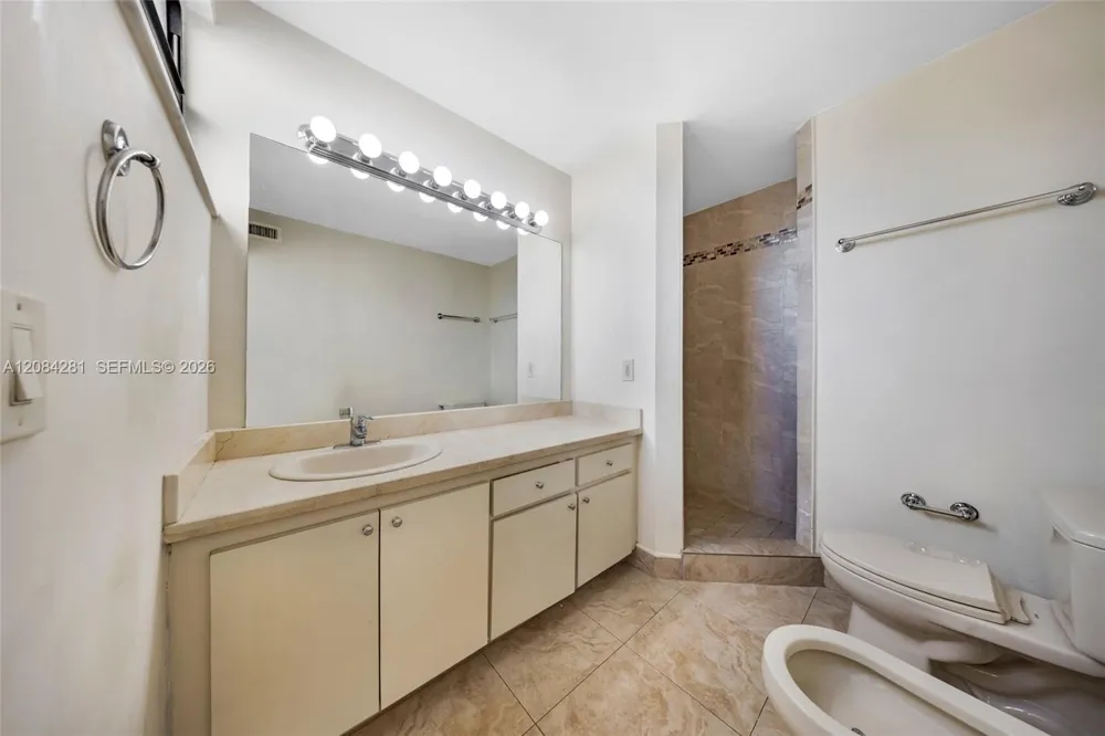 230 Canal St #202 Miami Springs, FL 33166