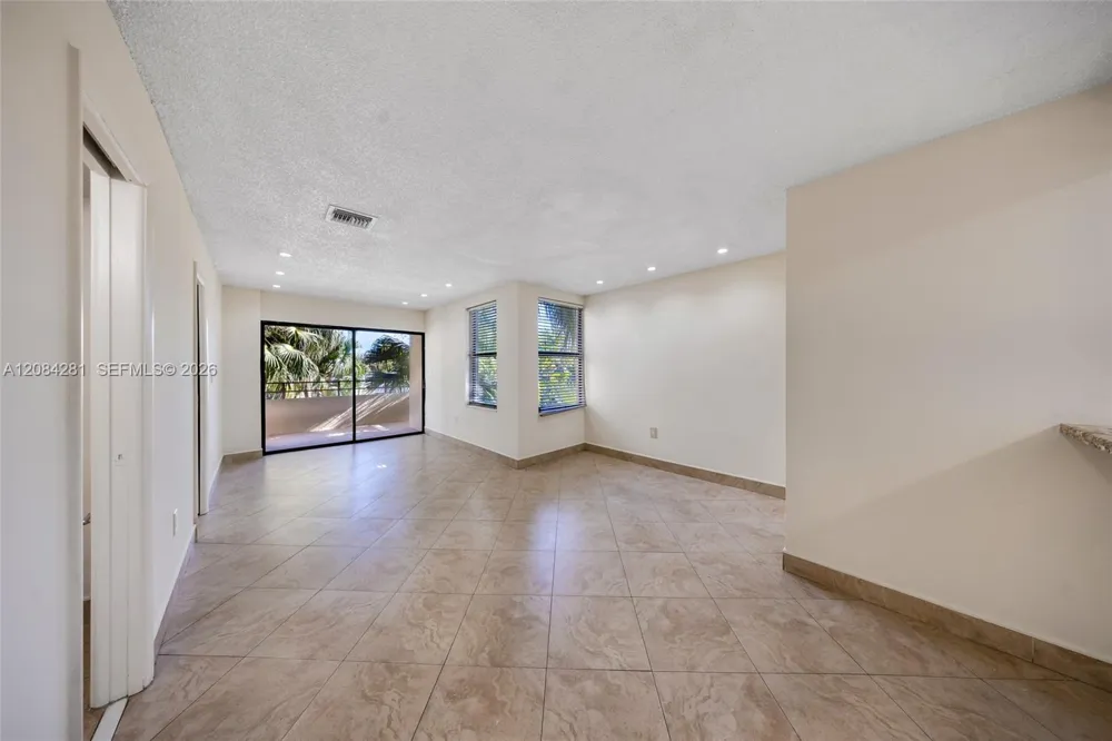 230 Canal St #202 Miami Springs, FL 33166