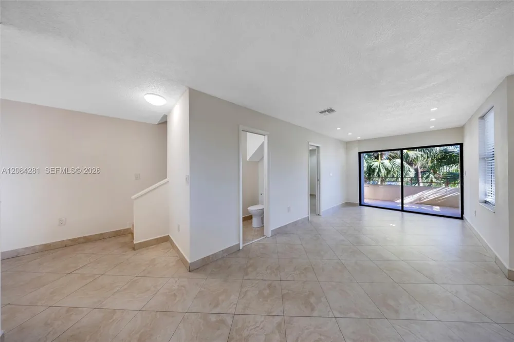 230 Canal St #202 Miami Springs, FL 33166