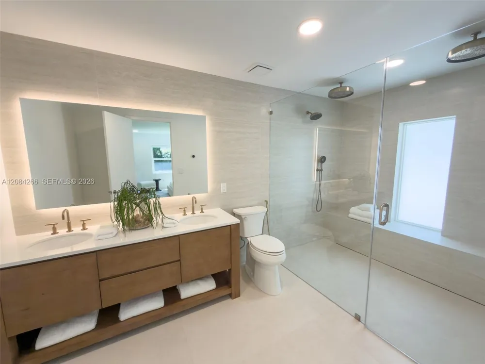 7895 SW 76th Ter Miami, FL 33143