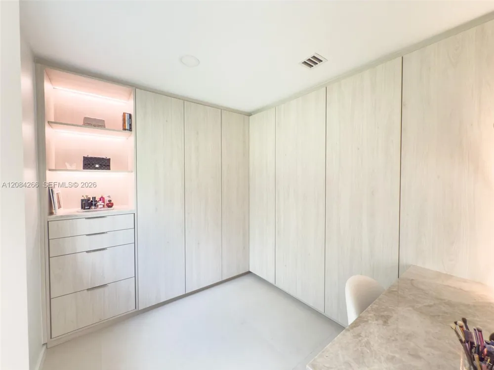 7895 SW 76th Ter Miami, FL 33143