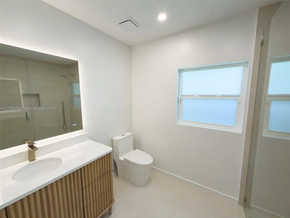 7895 SW 76th Ter Miami, FL 33143