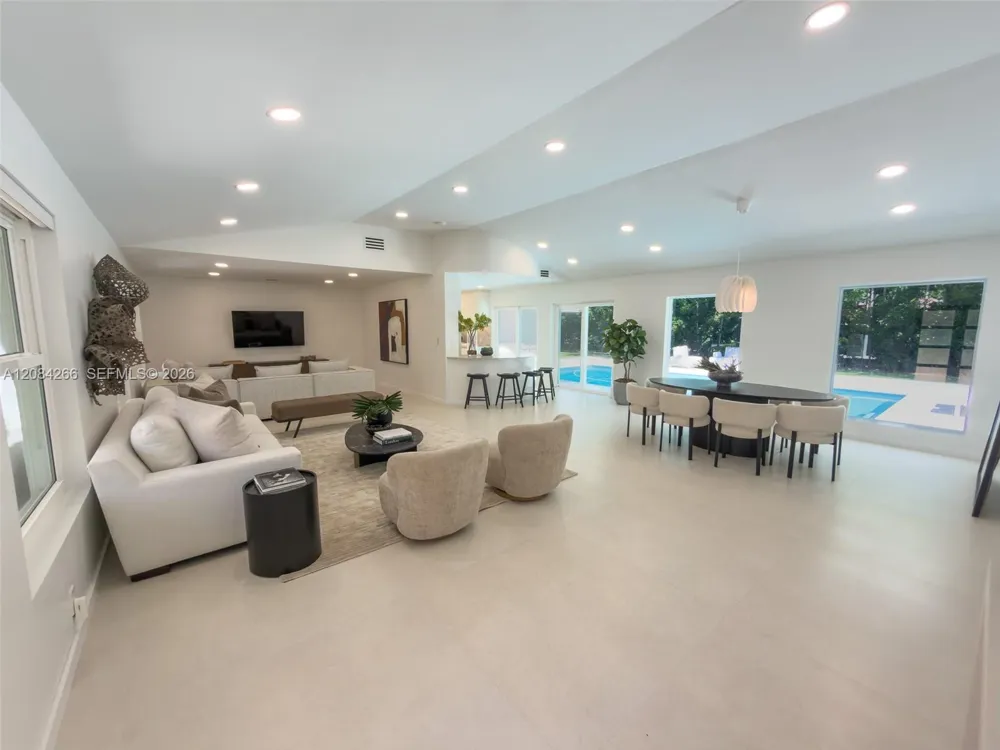 7895 SW 76th Ter Miami, FL 33143
