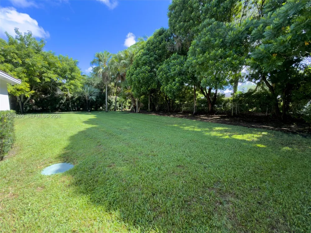 7895 SW 76th Ter Miami, FL 33143