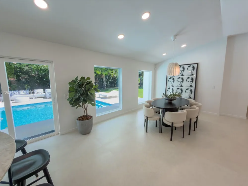 7895 SW 76th Ter Miami, FL 33143