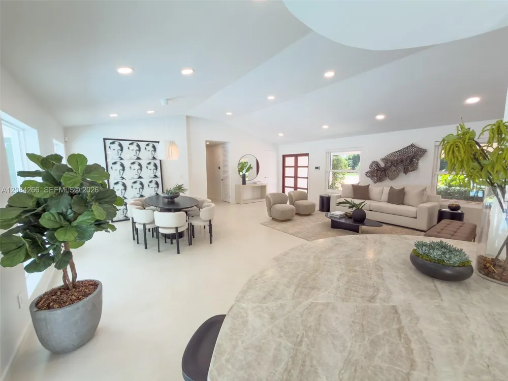 7895 SW 76th Ter Miami, FL 33143