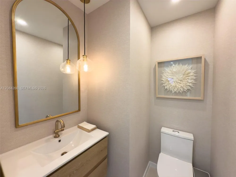 7895 SW 76th Ter Miami, FL 33143
