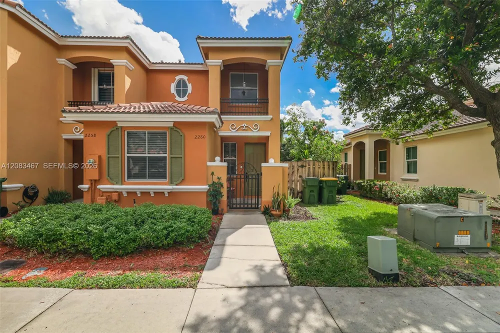 2260 NE 42nd Cir Homestead, FL 33033