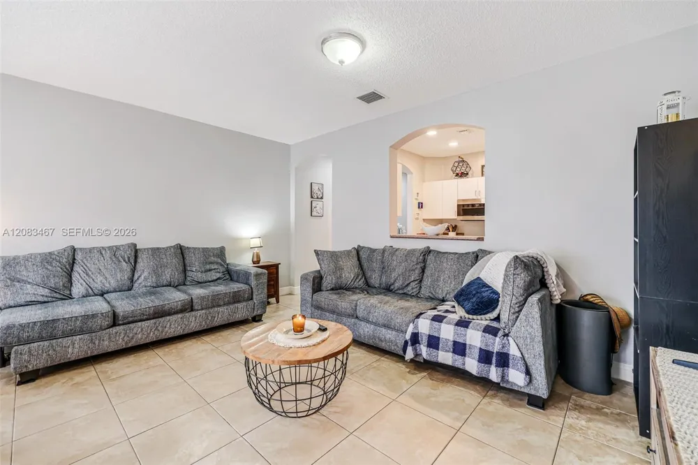 2260 NE 42nd Cir Homestead, FL 33033