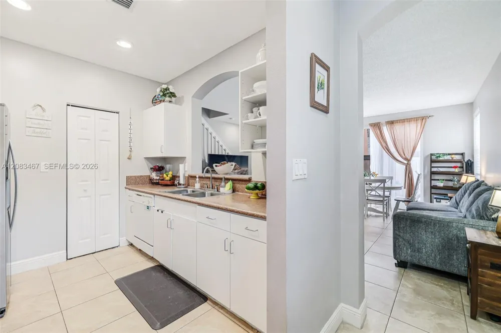 2260 NE 42nd Cir Homestead, FL 33033