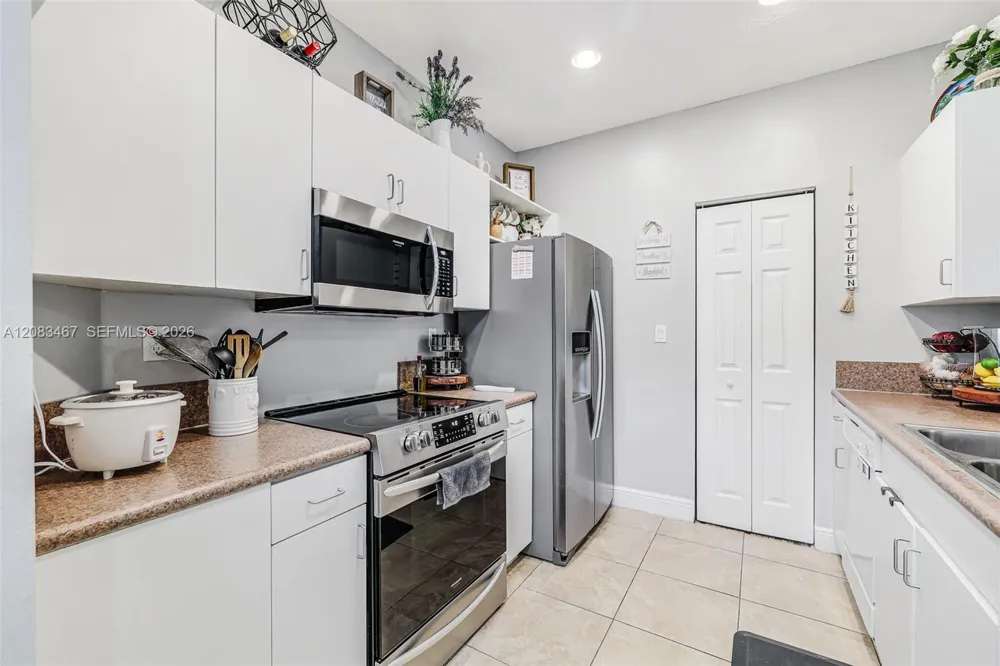 2260 NE 42nd Cir Homestead, FL 33033