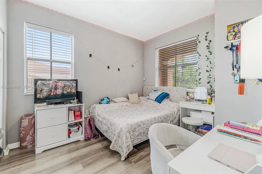 2260 NE 42nd Cir Homestead, FL 33033