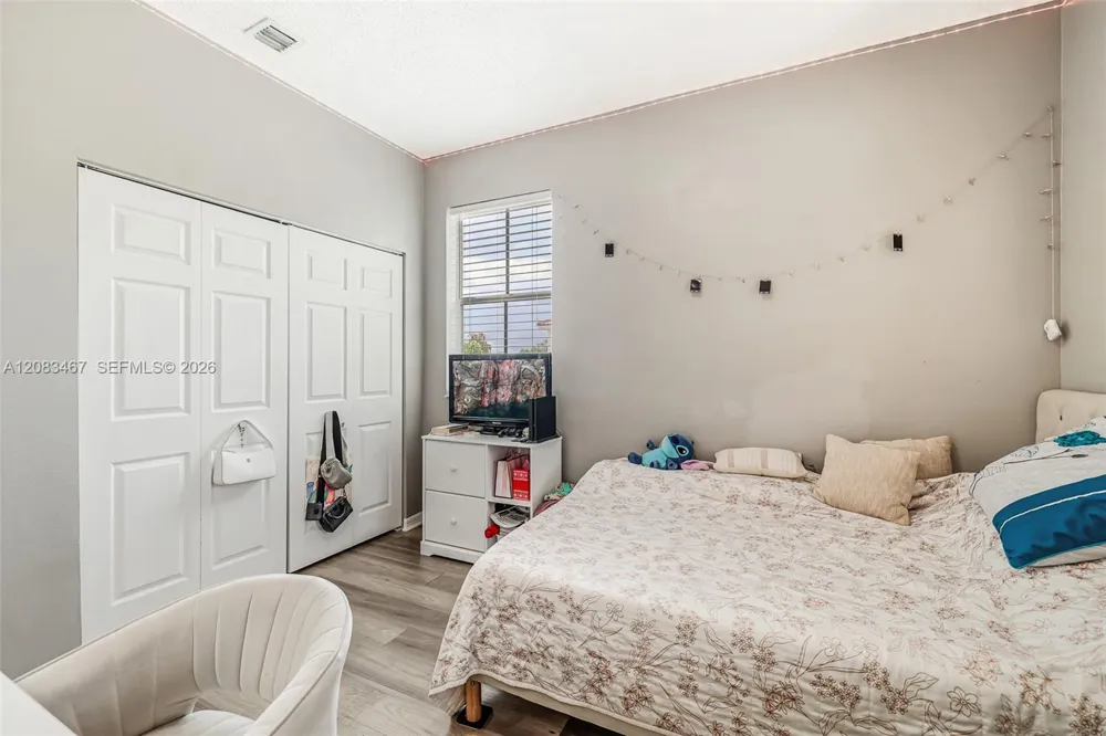 2260 NE 42nd Cir Homestead, FL 33033