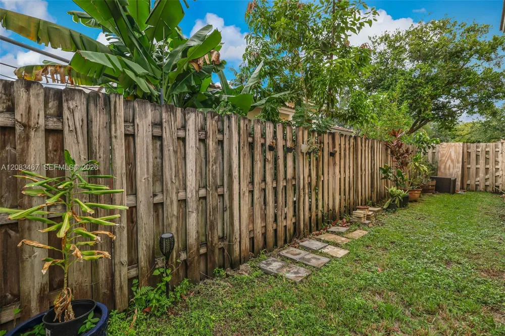 2260 NE 42nd Cir Homestead, FL 33033