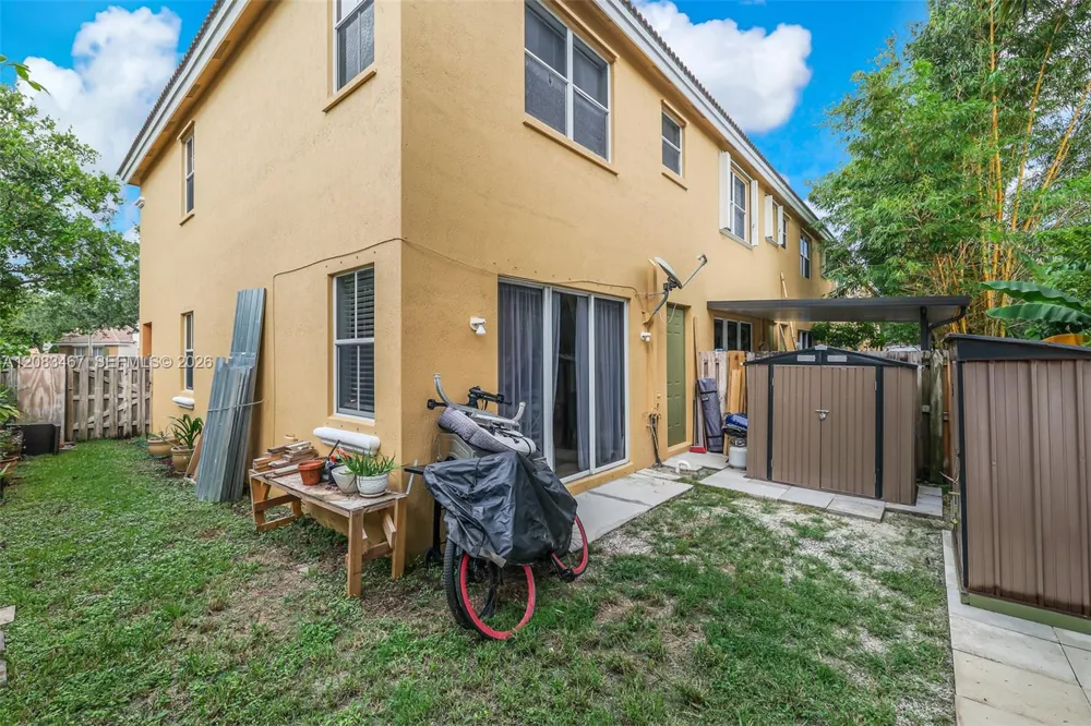 2260 NE 42nd Cir Homestead, FL 33033