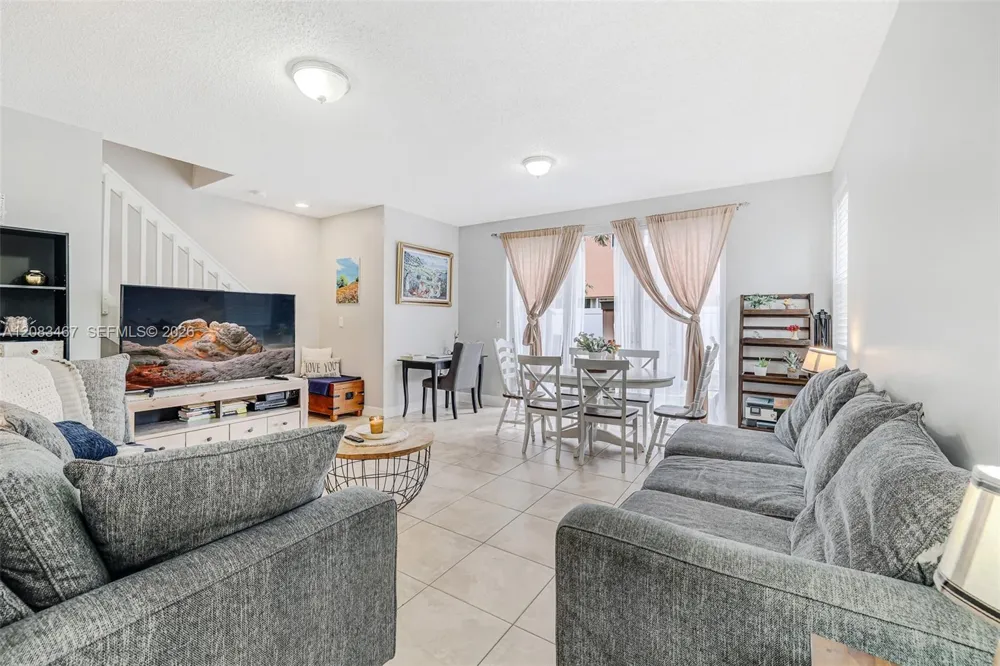 2260 NE 42nd Cir Homestead, FL 33033