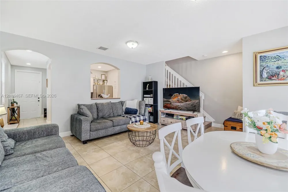 2260 NE 42nd Cir Homestead, FL 33033